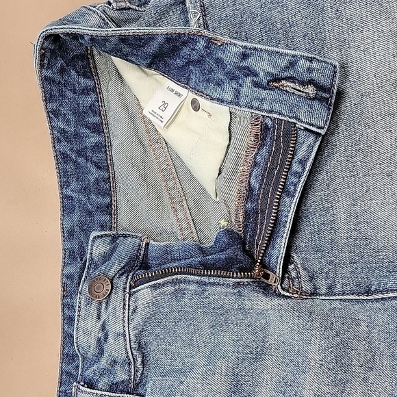 Urban Outfitters, BDG Size 29 A-Line Short, Raw / Frayed Hem Exc. Used Condition - Picture 8 of 12